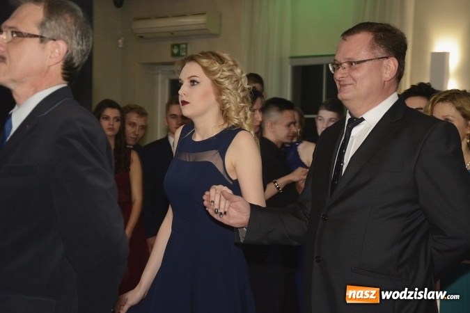 Zdjęcie w galerii na portalu naszwodzislaw.com: Nietypowo bo w czwartek. Studniówka LO z Rydułtów trwa w najlepsze! ZDJĘCIA  wiadomości z regionu