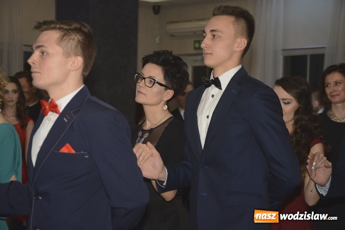 Zdjęcie w galerii na portalu naszwodzislaw.com: Nietypowo bo w czwartek. Studniówka LO z Rydułtów trwa w najlepsze! ZDJĘCIA  wiadomości z regionu