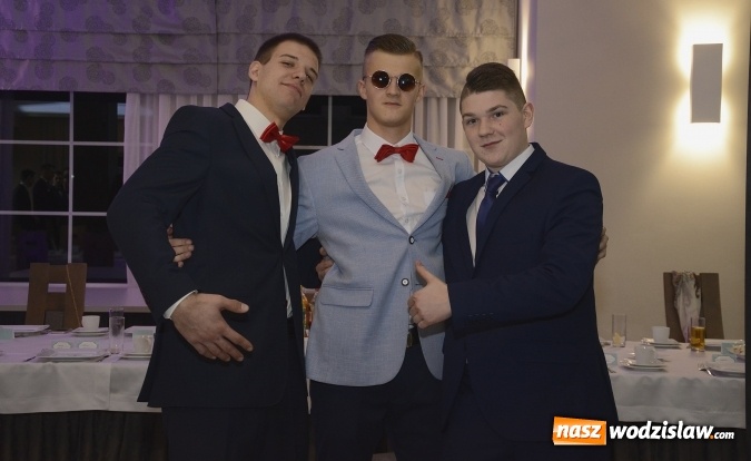 Zdjęcie w galerii na portalu naszwodzislaw.com: Nietypowo bo w czwartek. Studniówka LO z Rydułtów trwa w najlepsze! ZDJĘCIA  wiadomości z regionu