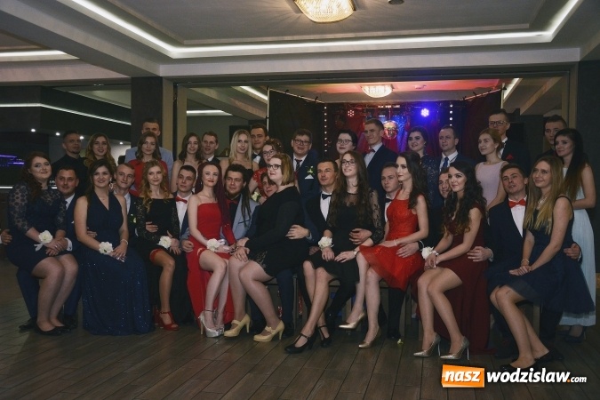 Zdjęcie w galerii na portalu naszwodzislaw.com: Nietypowo bo w czwartek. Studniówka LO z Rydułtów trwa w najlepsze! ZDJĘCIA  wiadomości z regionu