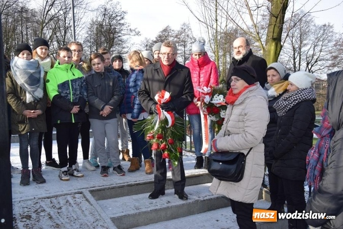 Zdjęcie w galerii na portalu naszwodzislaw.com: Delegacja z Oświęcimia odwiedziła Grób Ofiar Marszu Śmierci w Mszanie  wiadomości z regionu