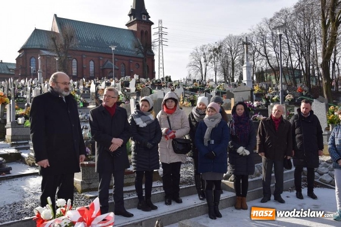 Zdjęcie w galerii na portalu naszwodzislaw.com: Delegacja z Oświęcimia odwiedziła Grób Ofiar Marszu Śmierci w Mszanie  wiadomości z regionu