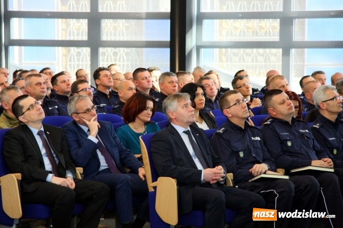 Zdjęcie w galerii na portalu naszwodzislaw.com: Śląscy policjanci podsumowali 2017 rok wiadomości z regionu