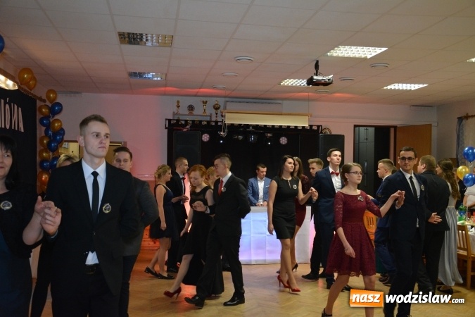 Zdjęcie w galerii na portalu naszwodzislaw.com: ZSP Pszów bawi się na studniówce  wiadomości z regionu