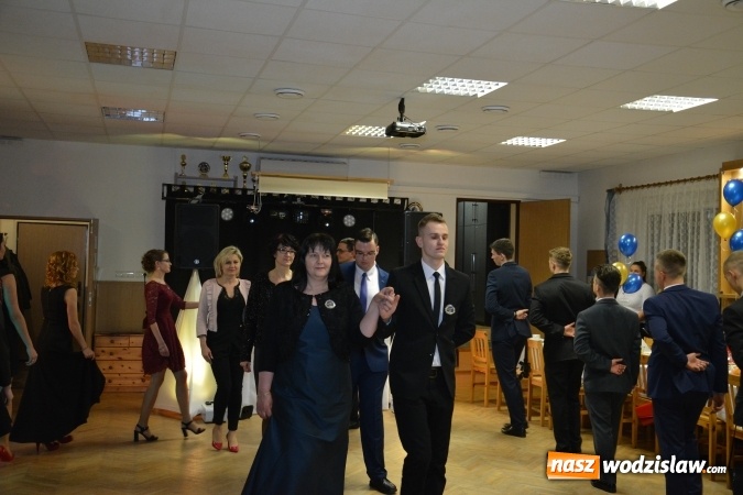 Zdjęcie w galerii na portalu naszwodzislaw.com: ZSP Pszów bawi się na studniówce  wiadomości z regionu