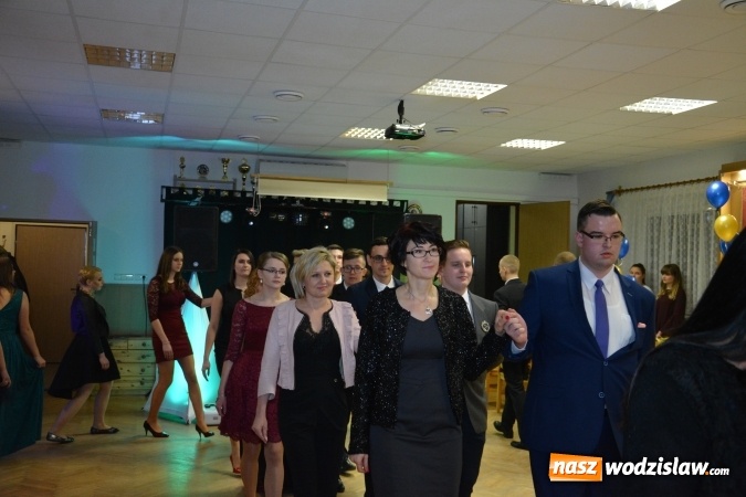 Zdjęcie w galerii na portalu naszwodzislaw.com: ZSP Pszów bawi się na studniówce  wiadomości z regionu