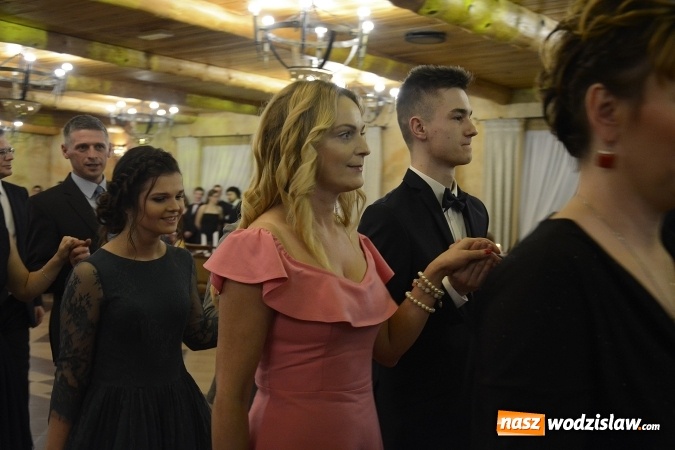 Zdjęcie w galerii na portalu naszwodzislaw.com: ZST na studniówce. FOTORELACJA  wiadomości z regionu