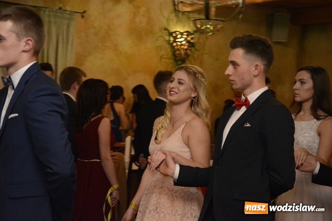 Zdjęcie w galerii na portalu naszwodzislaw.com: ZST na studniówce. FOTORELACJA  wiadomości z regionu