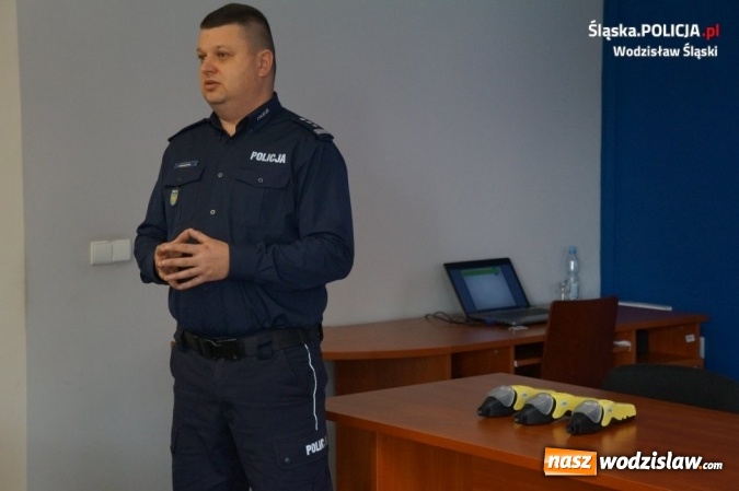 Zdjęcie w galerii na portalu naszwodzislaw.com: Wodzisławscy policjanci podsumowali 2017 rok wiadomości z regionu