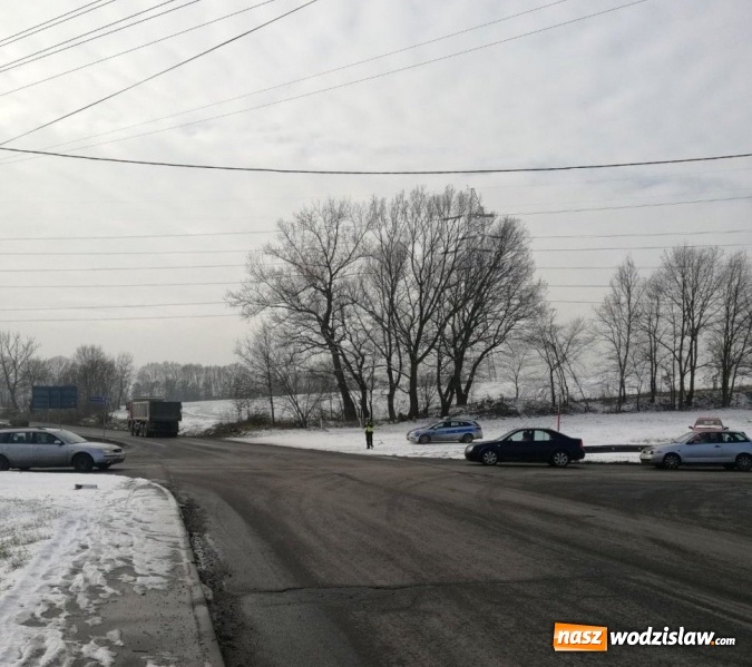 Zdjęcie w galerii na portalu naszwodzislaw.com: Ujawniono 46 wykroczeń. Policja podsumowała akcję Bezpieczne skrzyżowanie wiadomości z regionu