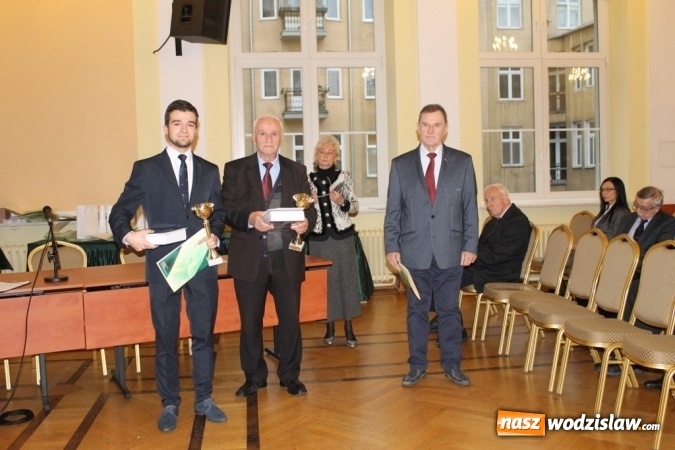 Zdjęcie w galerii na portalu naszwodzislaw.com: Paweł Długosz najlepszym absolwentem w kraju!  wiadomości z regionu