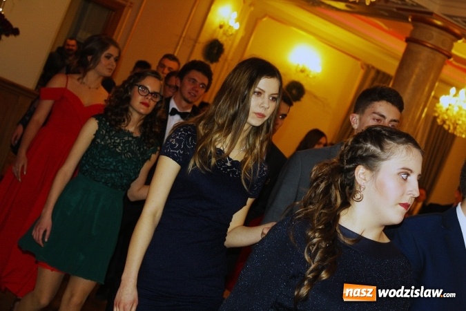 Zdjęcie w galerii na portalu naszwodzislaw.com: Uczniowie z II LO świętują sto dni do matury wiadomości z regionu