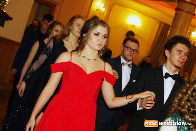 Zdjęcie w galerii na portalu naszwodzislaw.com: Uczniowie z II LO świętują sto dni do matury wiadomości z regionu