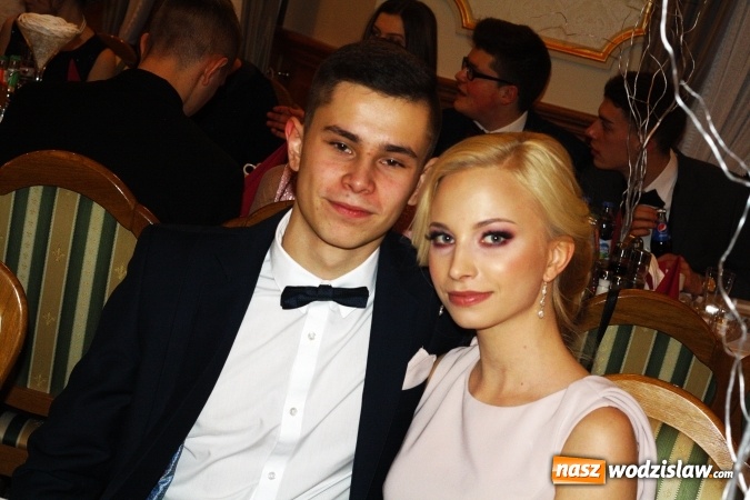 Zdjęcie w galerii na portalu naszwodzislaw.com: Uczniowie z II LO świętują sto dni do matury wiadomości z regionu