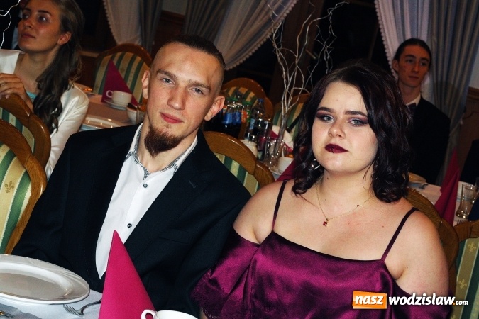 Zdjęcie w galerii na portalu naszwodzislaw.com: Uczniowie z II LO świętują sto dni do matury wiadomości z regionu