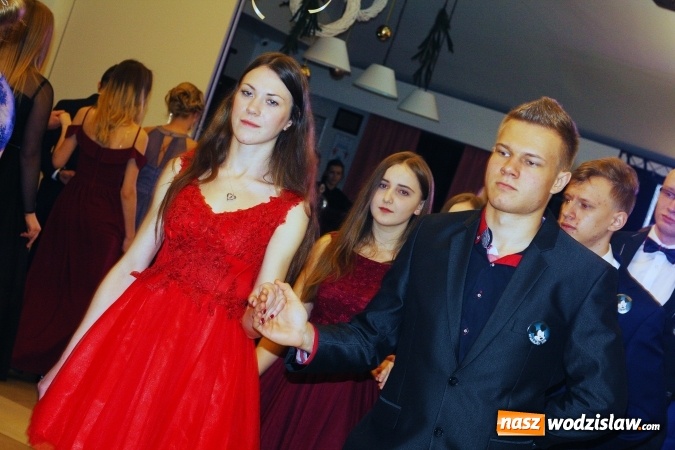 Zdjęcie w galerii na portalu naszwodzislaw.com: Maturzyści z PCKZiU świętują w Radlinie wiadomości z regionu