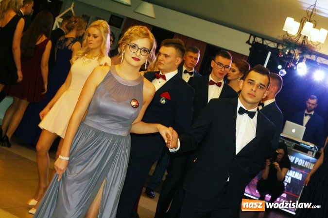 Zdjęcie w galerii na portalu naszwodzislaw.com: Maturzyści z PCKZiU świętują w Radlinie wiadomości z regionu