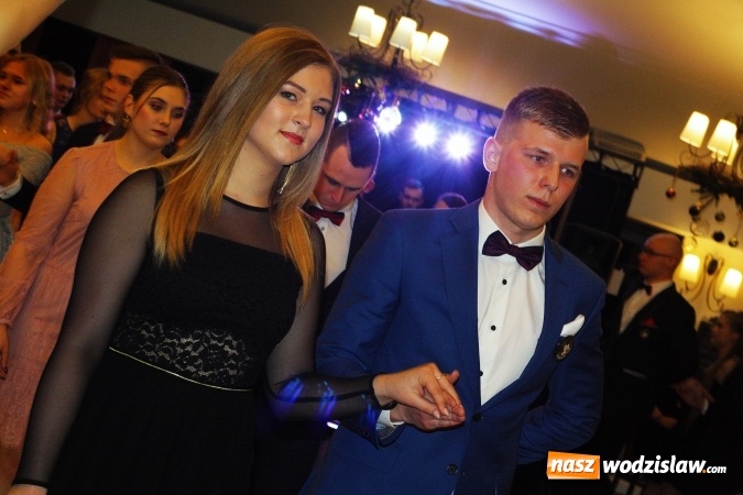 Zdjęcie w galerii na portalu naszwodzislaw.com: Maturzyści z PCKZiU świętują w Radlinie wiadomości z regionu