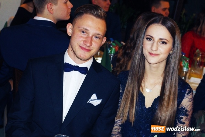 Zdjęcie w galerii na portalu naszwodzislaw.com: Maturzyści z PCKZiU świętują w Radlinie wiadomości z regionu