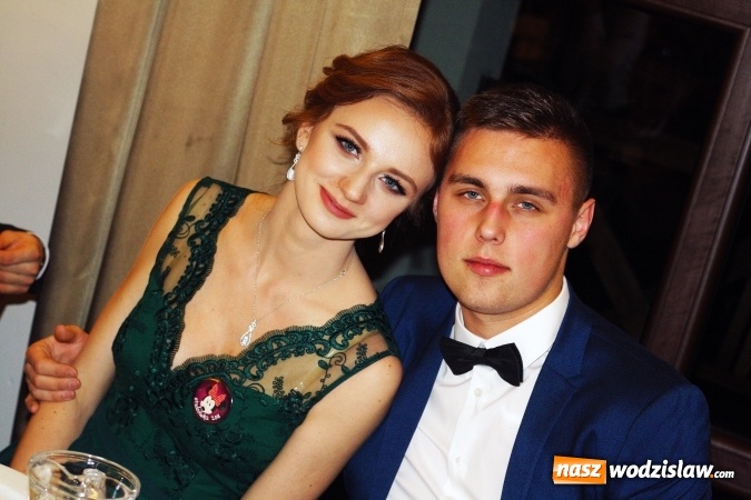 Zdjęcie w galerii na portalu naszwodzislaw.com: Maturzyści z PCKZiU świętują w Radlinie wiadomości z regionu