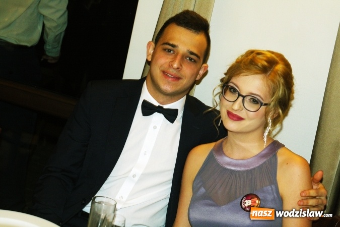 Zdjęcie w galerii na portalu naszwodzislaw.com: Maturzyści z PCKZiU świętują w Radlinie wiadomości z regionu