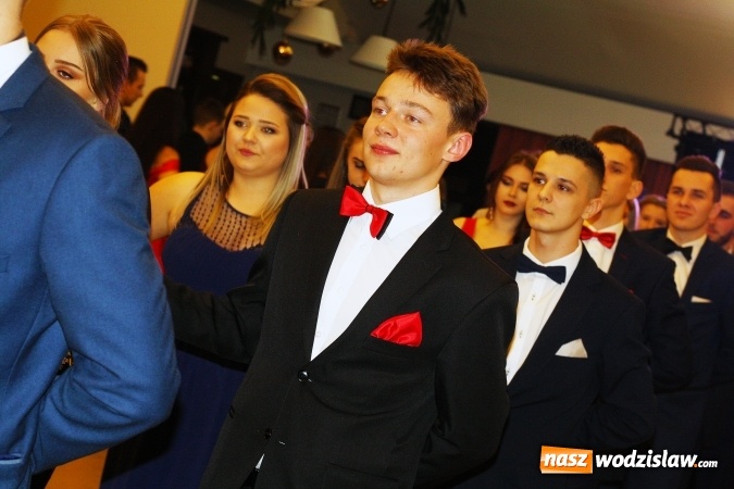 Zdjęcie w galerii na portalu naszwodzislaw.com: Maturzyści z PCKZiU świętują w Radlinie wiadomości z regionu