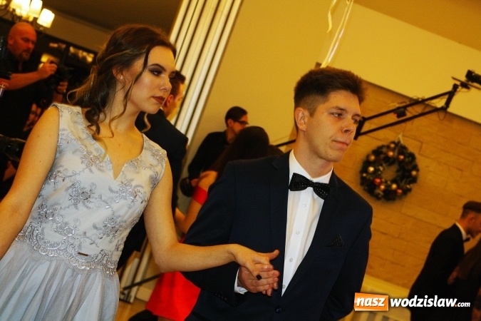 Zdjęcie w galerii na portalu naszwodzislaw.com: Maturzyści z PCKZiU świętują w Radlinie wiadomości z regionu