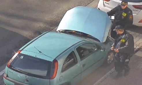 Rozładował się akumulator? Pomogą strażnicy miejscy - Serwis informacyjny z Raciborza - naszraciborz.pl