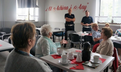 Bezpieczny senior z wodzisławską policją - Serwis informacyjny z Wodzisławia Śląskiego - naszwodzislaw.com