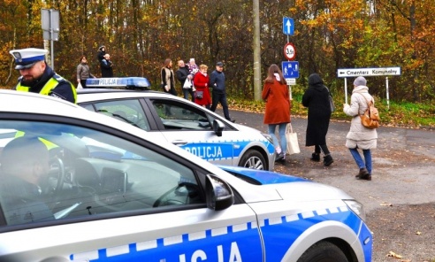 Organizacja ruchu w rejonie cmentarzy w powiecie wodzisławskim - Serwis informacyjny z Raciborza - naszraciborz.pl