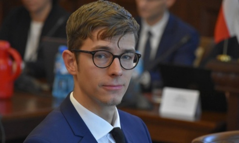 Radny Łukasz Chrząszcz poruszył temat bezpieczeństwa na osiedlu Batory - Serwis informacyjny z Raciborza - naszraciborz.pl