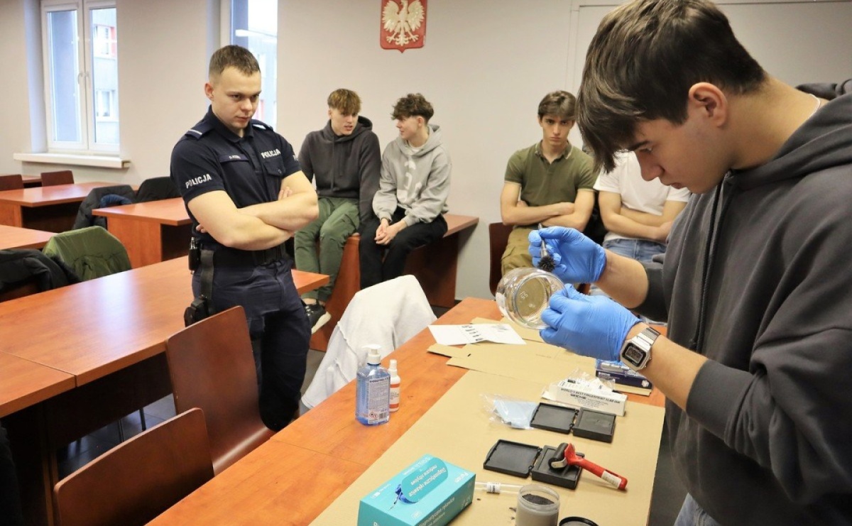 Wodzisławski pośredniak podziękował policjantom - Serwis informacyjny z Raciborza - naszraciborz.pl