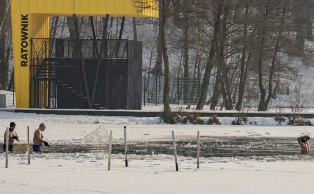 Zostań morsem. Zażyj zimnej kąpieli w Balatonie - Serwis informacyjny z Raciborza - naszraciborz.pl