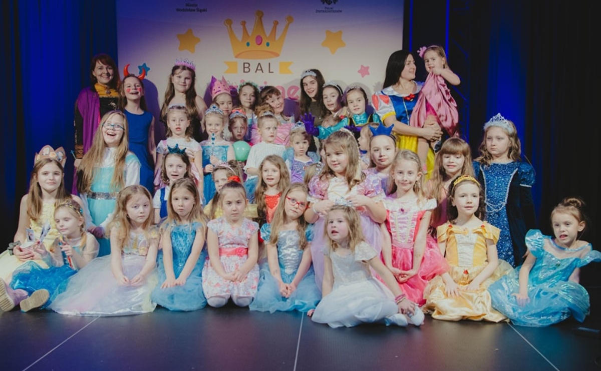 Tłumy bawiły się na balu księżnej Konstancji w Wodzisławiu Śląskim [FOTO] - Serwis informacyjny z Wodzisławia Śląskiego - naszwodzislaw.com