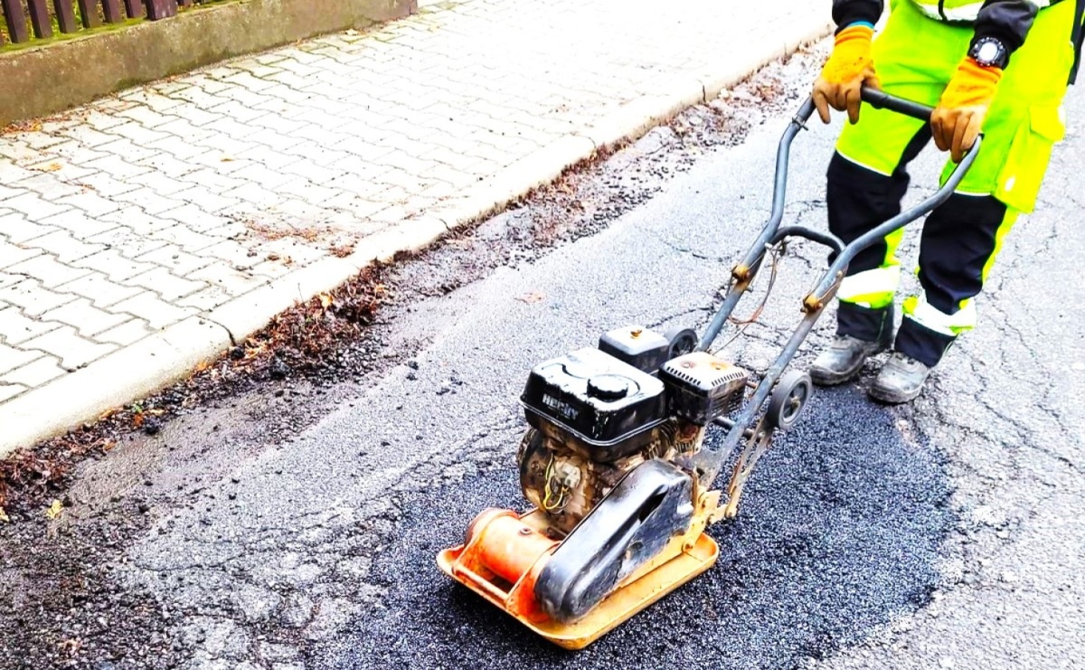 Wodzisławski ZDM prowadzi intensywne prace na miejskich drogach - Serwis informacyjny z Raciborza - naszraciborz.pl