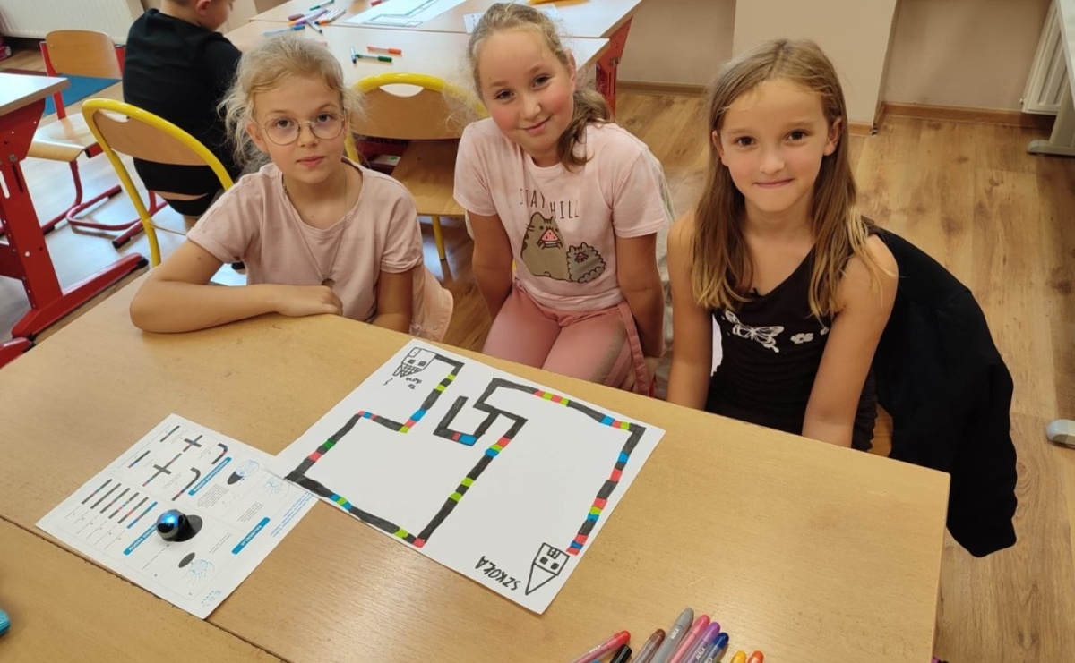 Żyję zdrowo, ciekawie i kolorowo bez uzależnień. Projekt profilaktyczny w SP1 - Serwis informacyjny z Wodzisławia Śląskiego - naszwodzislaw.com