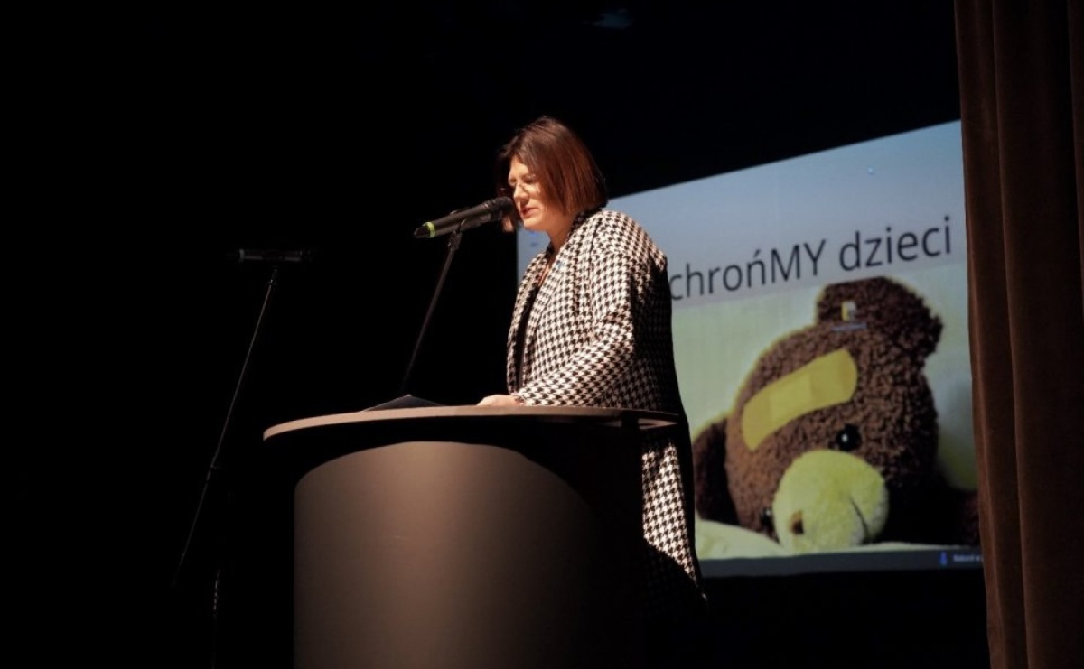 O ochronie małoletnich. Konferencja ChrońMY dzieci w Rydułtowach - Serwis informacyjny z Wodzisławia Śląskiego - naszwodzislaw.com