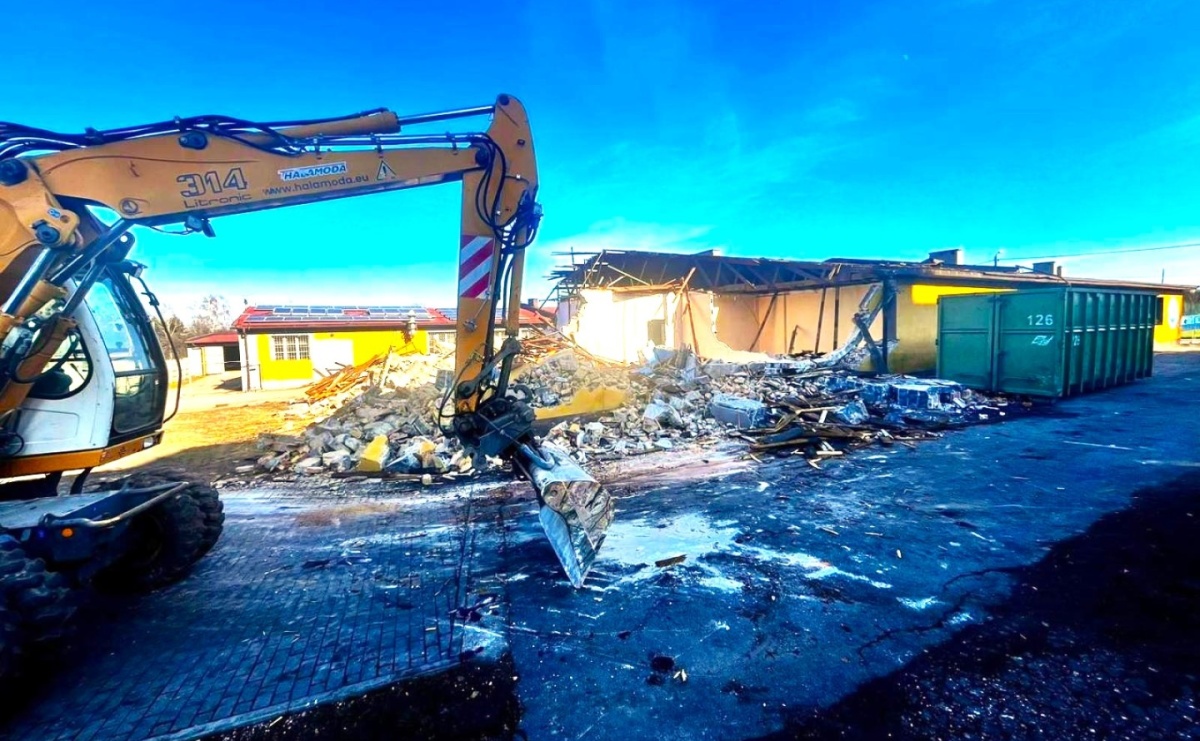 Budynek klubowy Górnika Radlin przeszedł do historii. Powstanie nowoczesny obiekt - Serwis informacyjny z Wodzisławia Śląskiego - naszwodzislaw.com