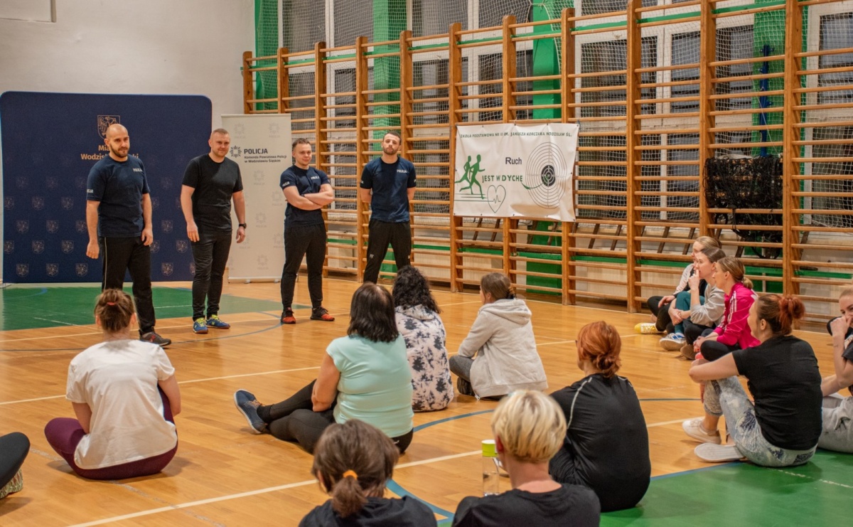 Wodzisławianki poznały tajniki samoobrony - Serwis informacyjny z Wodzisławia Śląskiego - naszwodzislaw.com