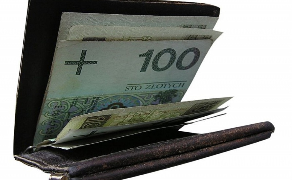 Postawa godna naśladowania. Znalazł portfel i zaniósł na komisariat  - Serwis informacyjny z Wodzisławia Śląskiego - naszwodzislaw.com