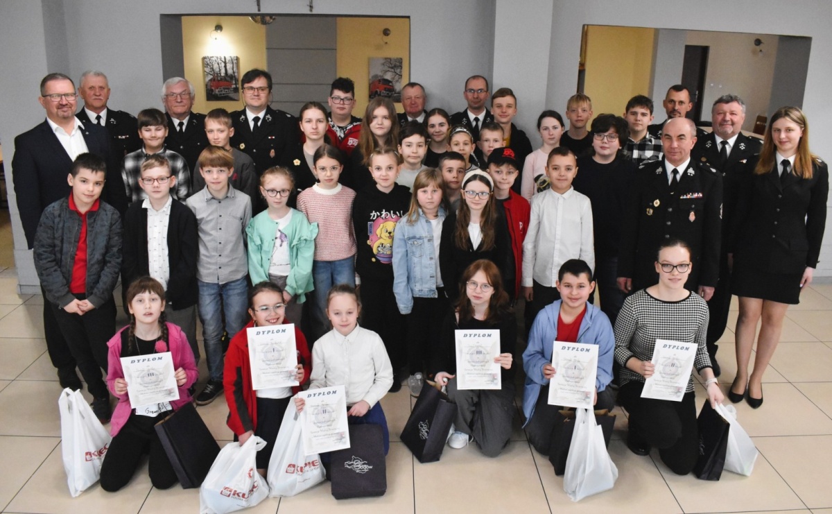 Dziewczęta wiedzą, jak zapobiegać pożarom - Serwis informacyjny z Wodzisławia Śląskiego - naszwodzislaw.com