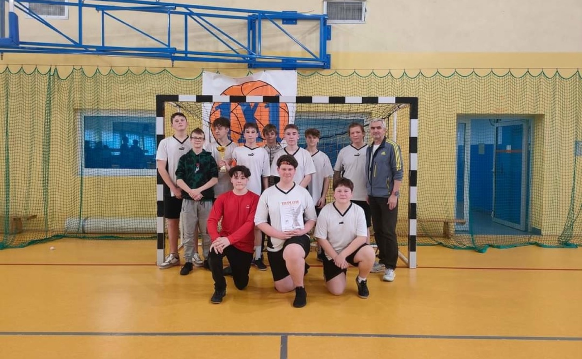 Wodzisławski ZSP nr 7 mistrzem powiatu w piłce ręcznej - Serwis informacyjny z Raciborza - naszraciborz.pl