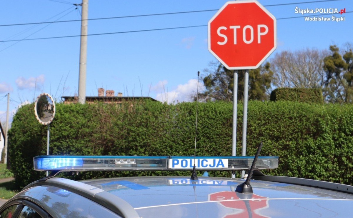 Nastolatka zignorowała znak STOP i zderzyła się z samochodem - Serwis informacyjny z Raciborza - naszraciborz.pl