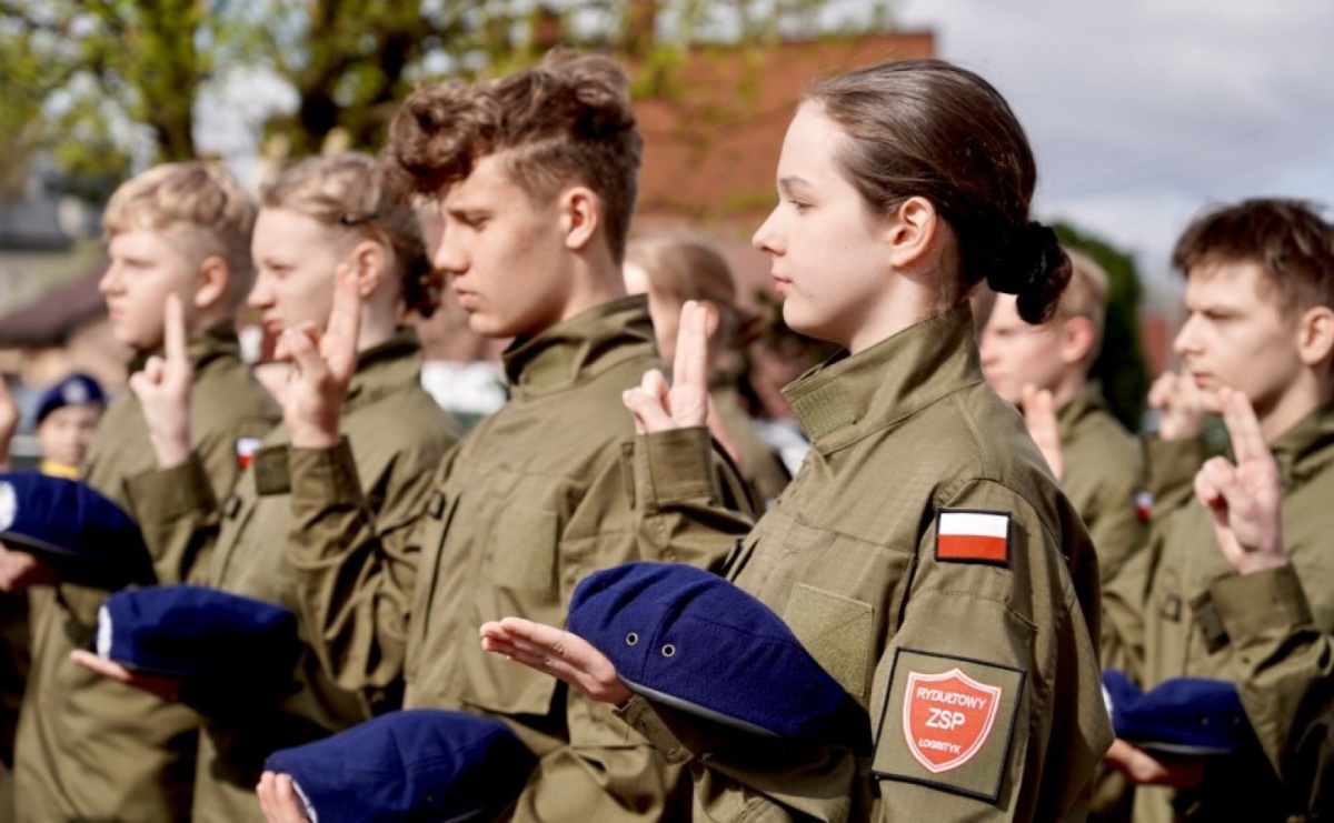 Ślubowanie kadetów na rydułtowskim rynku [FOTO] - Serwis informacyjny z Wodzisławia Śląskiego - naszwodzislaw.com