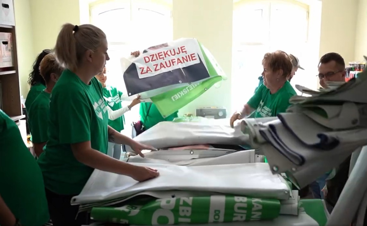 Piórniki z banerów. Niecodzienny pomysł nowego burmistrza Radlina - Serwis informacyjny z Raciborza - naszraciborz.pl