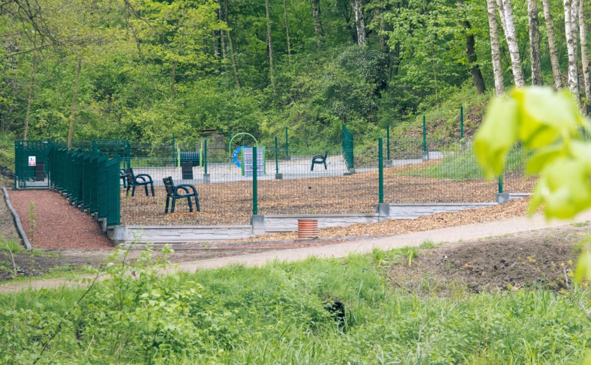 Nowy wybieg dla psów w Rodzinnym Parku Rozrywki  - Serwis informacyjny z Raciborza - naszraciborz.pl