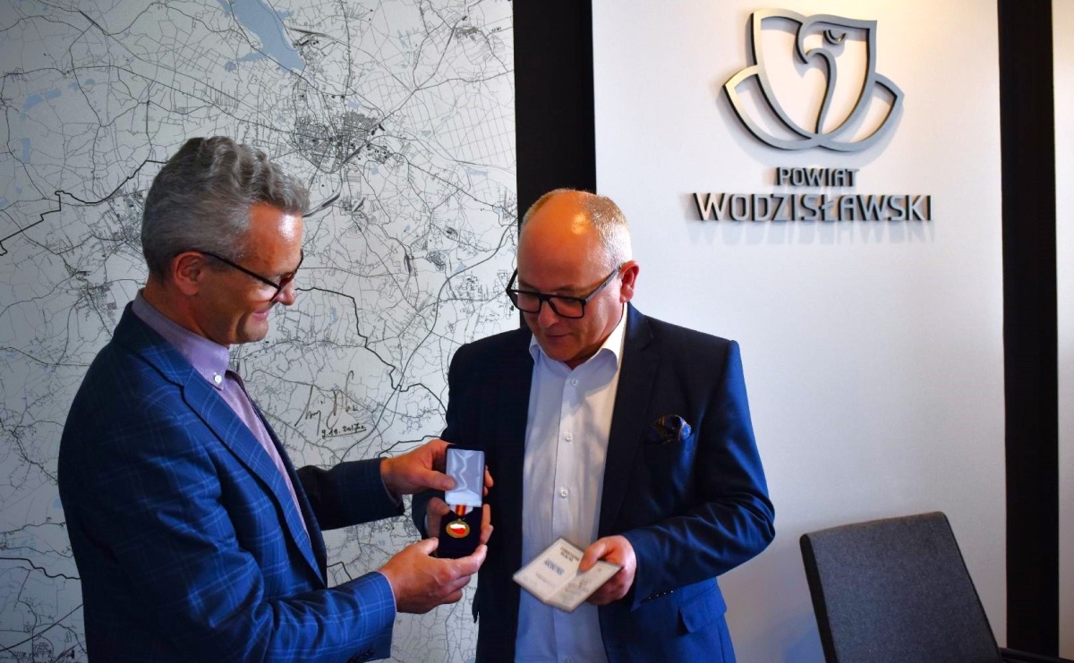 Starosta Leszek Bizoń odznaczony - Serwis informacyjny z Raciborza - naszraciborz.pl