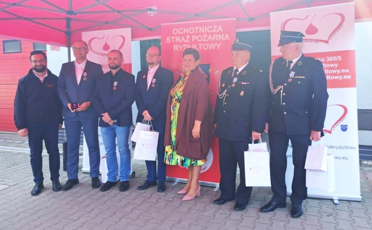 II Mundurowa Kropla Krwi w Rydułtowach. Honorowi dawcy odznaczeni [FOTO] - Serwis informacyjny z Raciborza - naszraciborz.pl