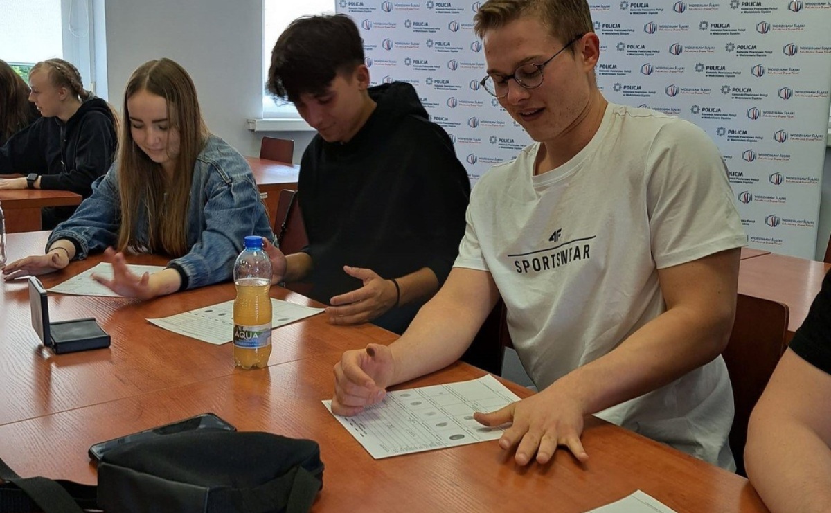 Studenci z Raciborza w wodzisławskiej komendzie - Serwis informacyjny z Raciborza - naszraciborz.pl