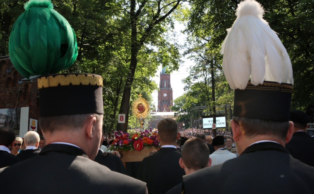 Pielgrzymka mężczyzn i młodzieńców do Piekar Śląskich - Serwis informacyjny z Wodzisławia Śląskiego - naszwodzislaw.com